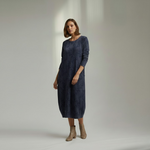 Hushmode -  Dress with round neckline 2