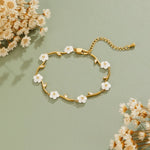 Hushmode - Golden White Pearl Blossom Bracelet 3