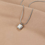 Hushmode - Riva Moonstone Pendant Necklace 3