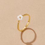 Hushmode - White Petal Shell Ring 3
